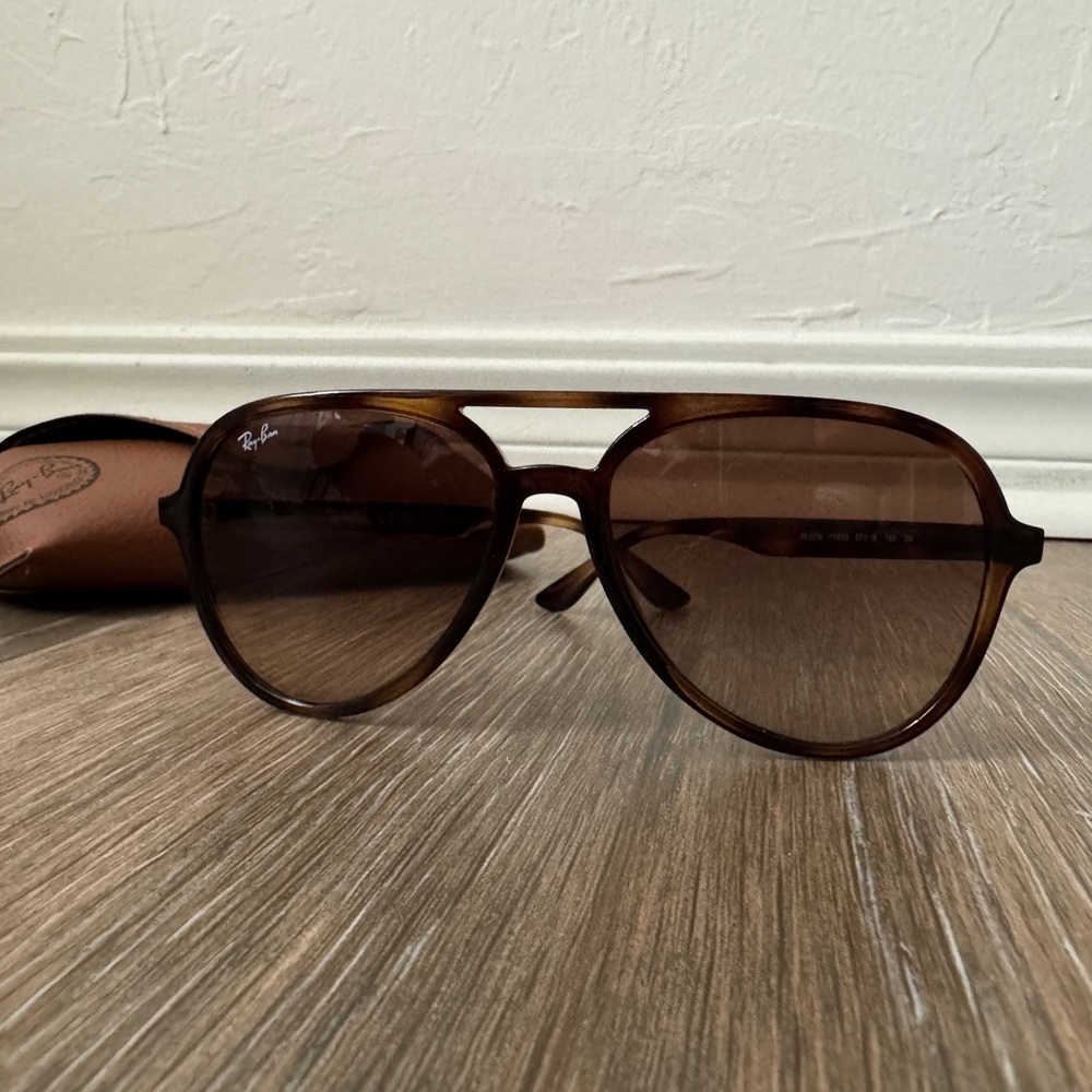 Ray-Ban RB4376 Aviator Sunglasses